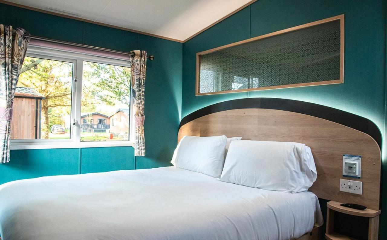 Whitecliff Bay Holiday Park Bembridge Ngoại thất bức ảnh