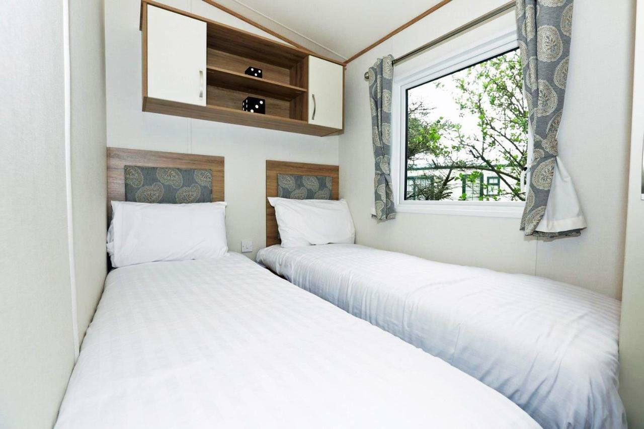 Whitecliff Bay Holiday Park Bembridge Ngoại thất bức ảnh